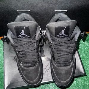 Put 2020 OG Black cats size 10